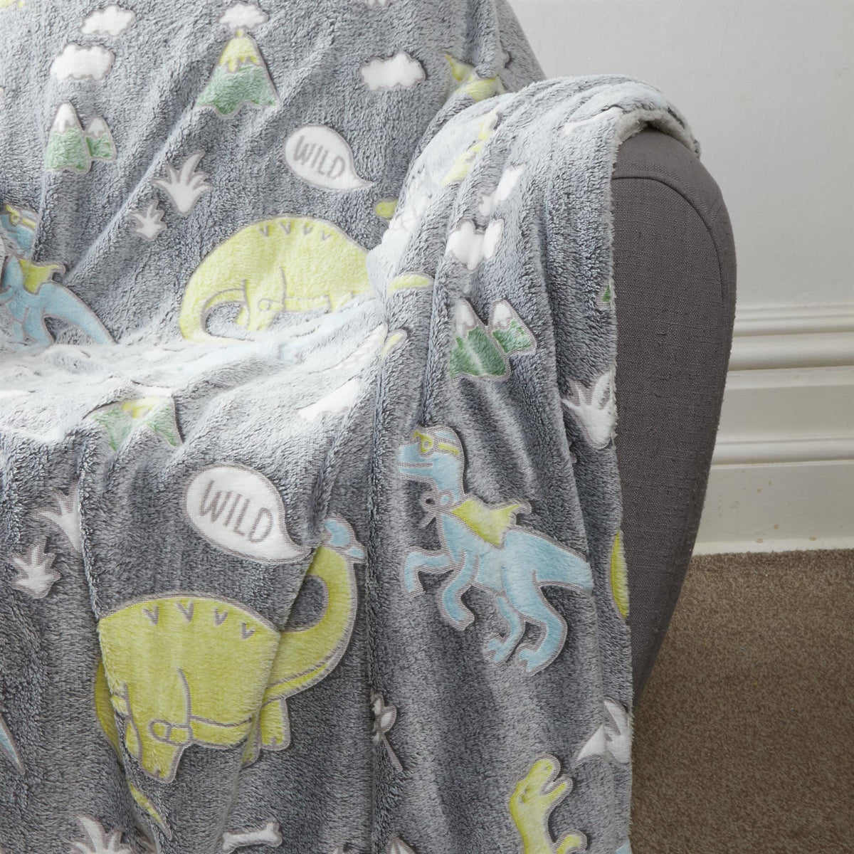 OLIVIA ROCCO Dinosaur Glow In The Dark Teddy Fleece Duvet Set With Bed Throw And Cushion